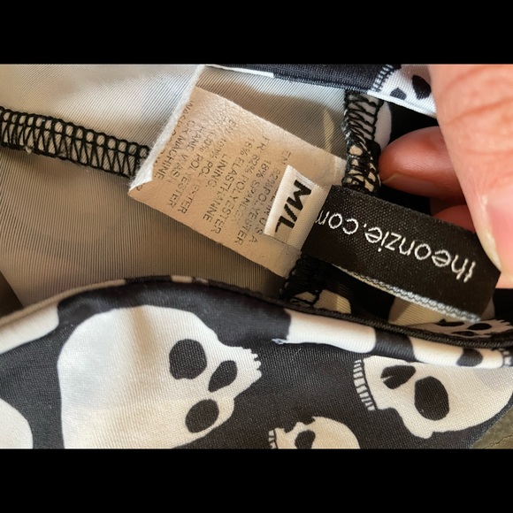 Onzie crops m|l - Picture 2 of 2